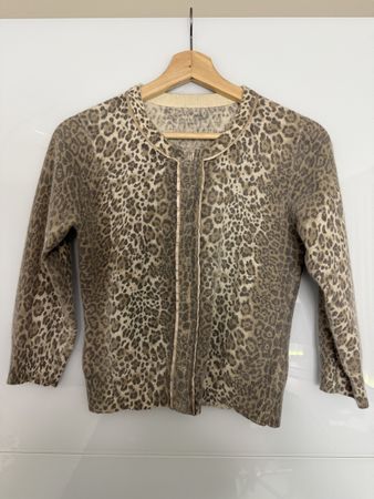 Edler Cardigan/Hemd im Leopardenmuster aus Wolle und Angora