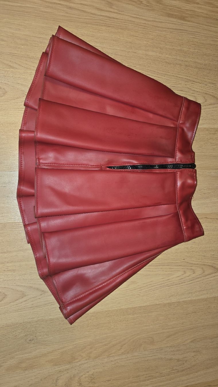 Gonne: latex rock gr S – Usato da Amriswil venduto da Trendymarkt 1