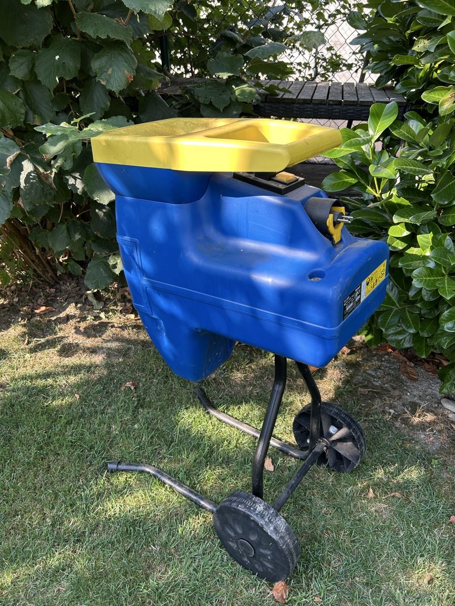 Einhell Déchiqueteuse: Broyeur végétaux Einhell ELM 2500 2000W occasion – D'occasion à Monthey par Choupy2