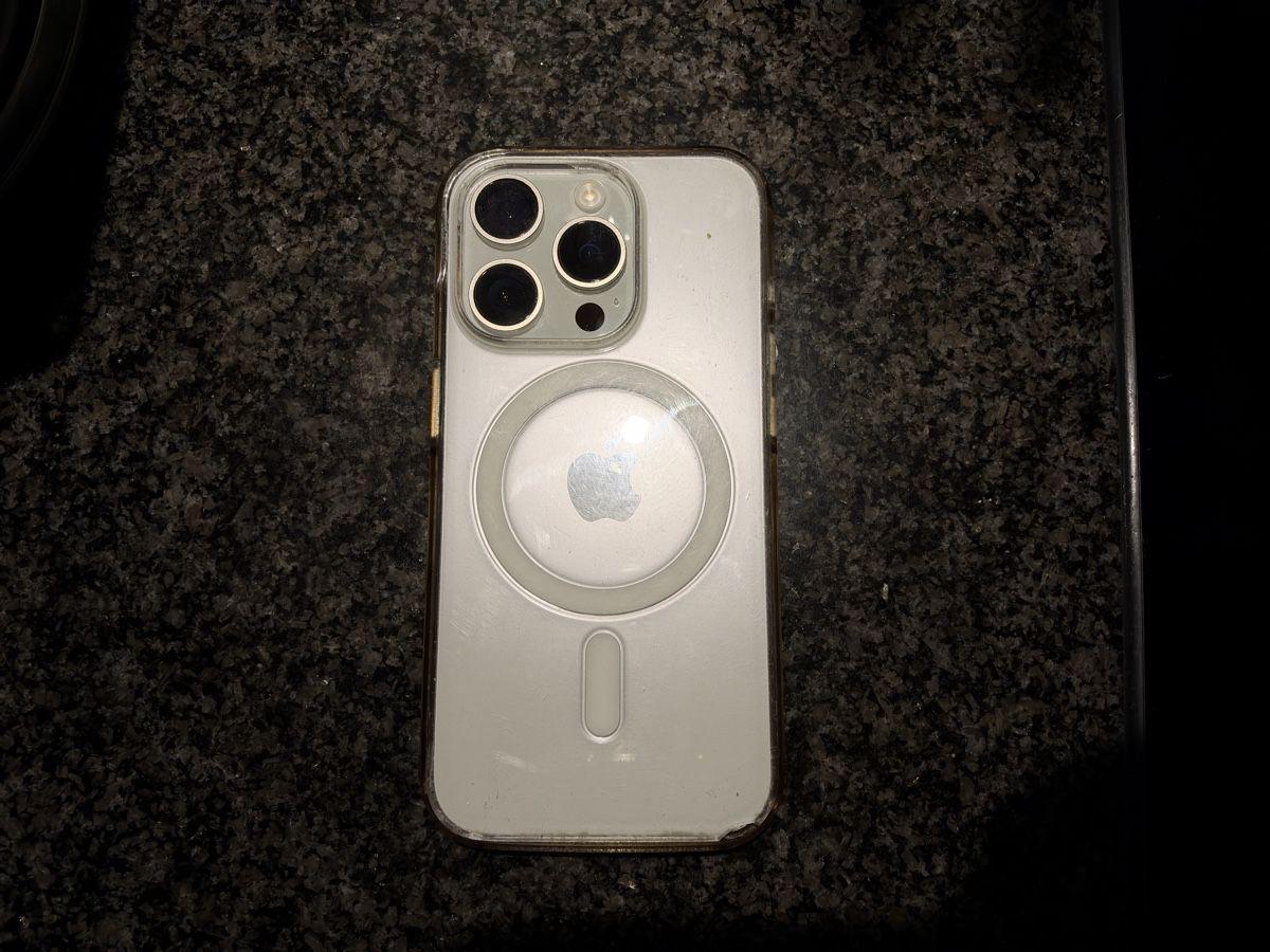 Apple Telefoni cellulari / Smartphones: Iphone 15 Pro 256 GB – Nuovo (secondo la descrizione) da Bachenbülach venduto da Gunner1995 1