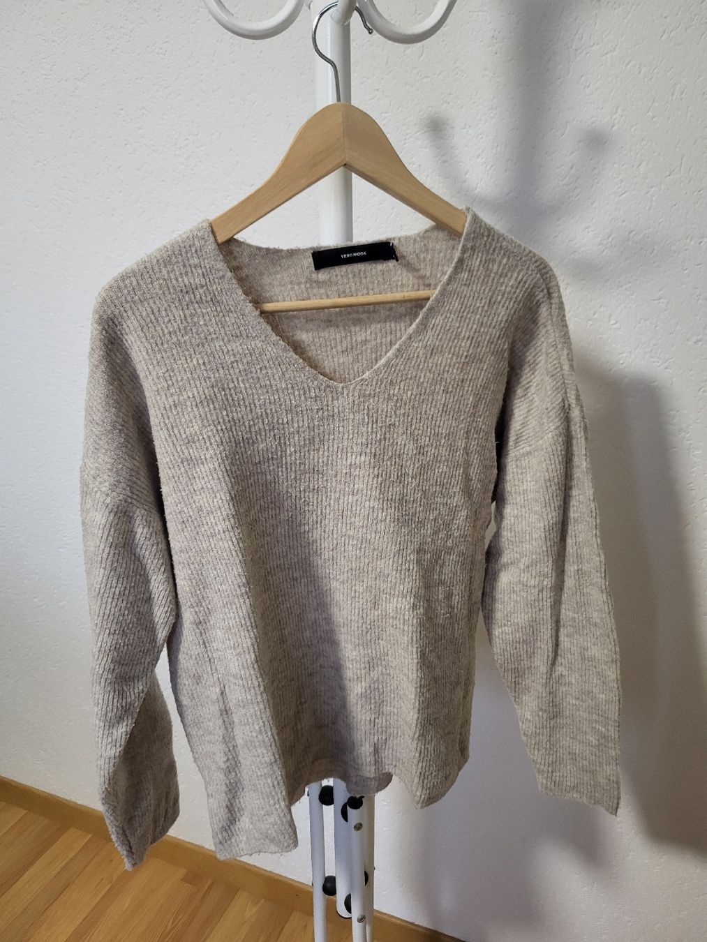 Maglioni & Felpe: Vero Moda Pullover, Beige, Grösse M – top Zustand – Usato da Horriwil venduto da alusru87