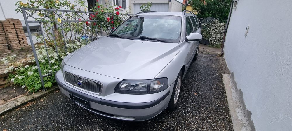 Volvo V70 2.4 Mfk 4.4.2022