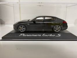 Porsche Panamera turbo S 1-43 Minichamps OVP 95