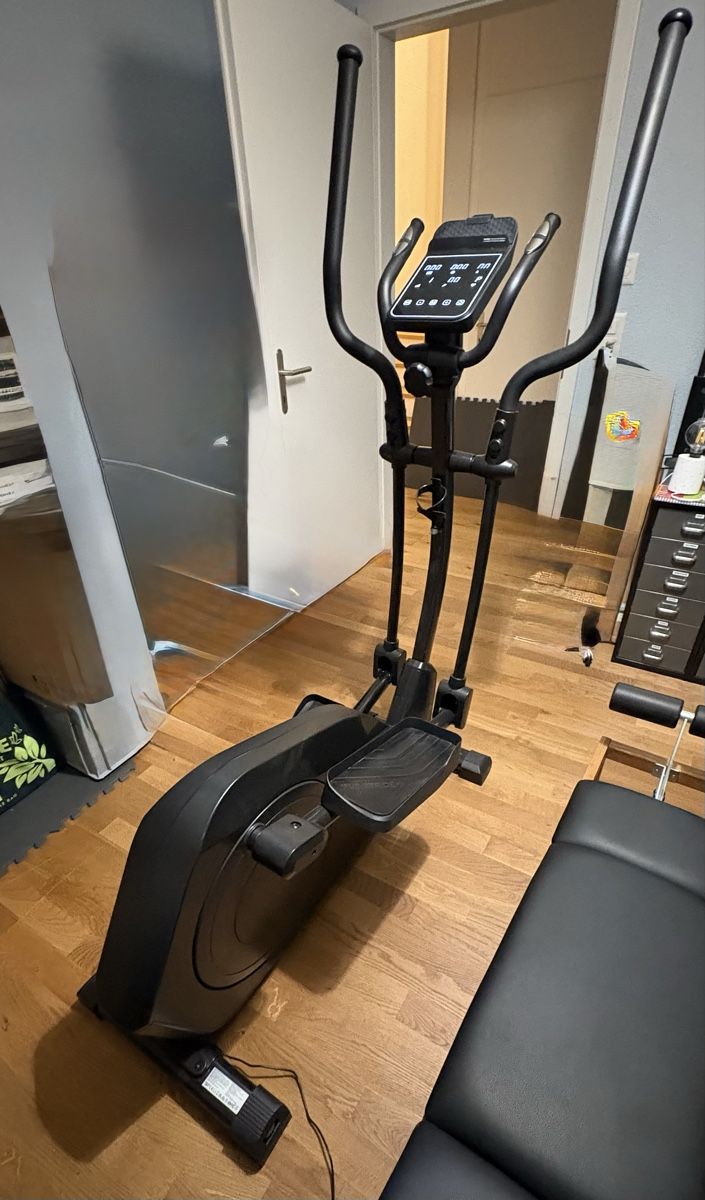 Reebok Hometrainer: Crosstrainer Reebok , guter Zustand – Usato da Jegenstorf venduto da BAVARIA4CH 1