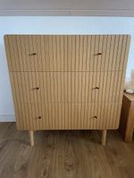 Commode style bois à trois tiroirs