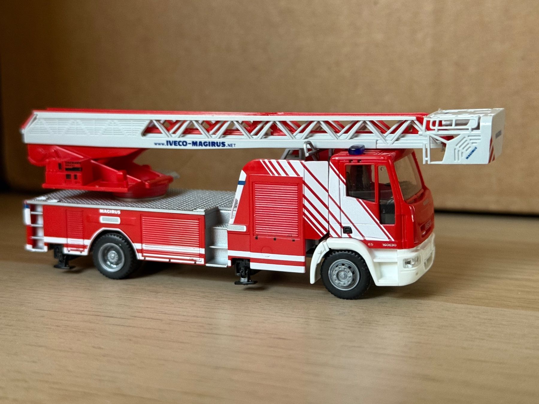 Herpa Kit di modellismo & Modellini statici: Lot 4 modèles réduits pompier 1/87 – Difettoso da Morrens VD venduto da YannD02 3
