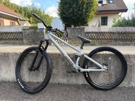Canyon Stitched 720 Dirt Jump Bike