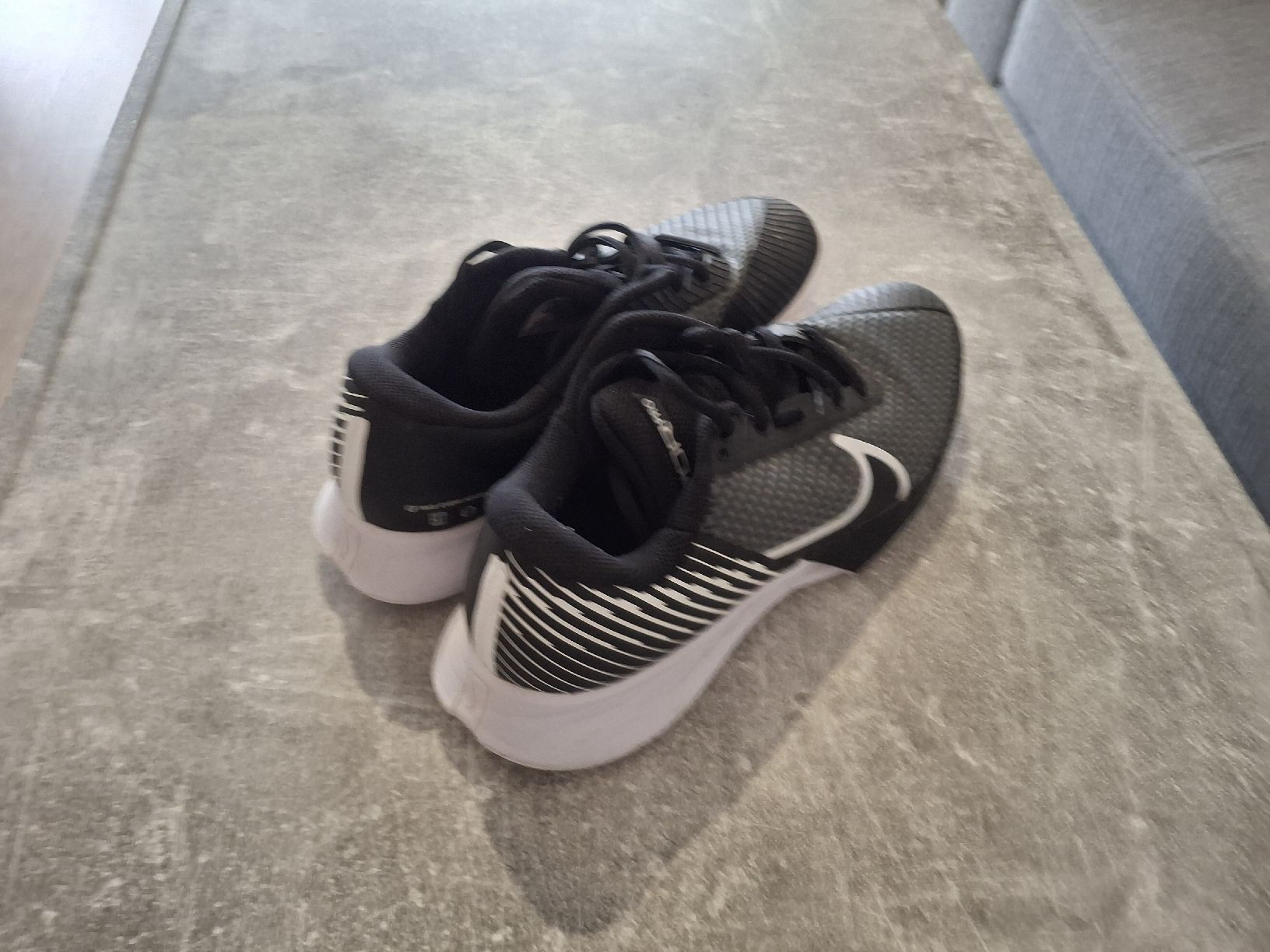 Nike Scarpe da uomo: Chaussures pour hommes "Nike" – Usato da Morges venduto da ProfesseurJones