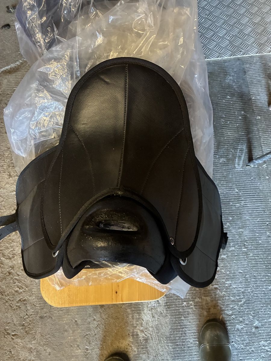 Selle & Accessori: Pony-Sattel NEU! – Nuovo (secondo la descrizione) da Däniken SO venduto da Sonjab0
