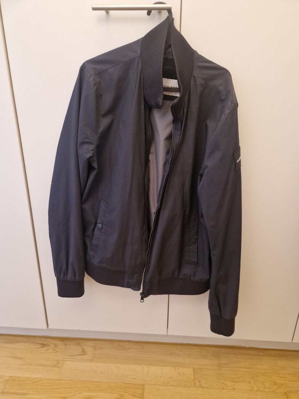 Giacche: Calvin Klein Bomberjacke Grösse M – Usato da Pfungen venduto da R-Tunes