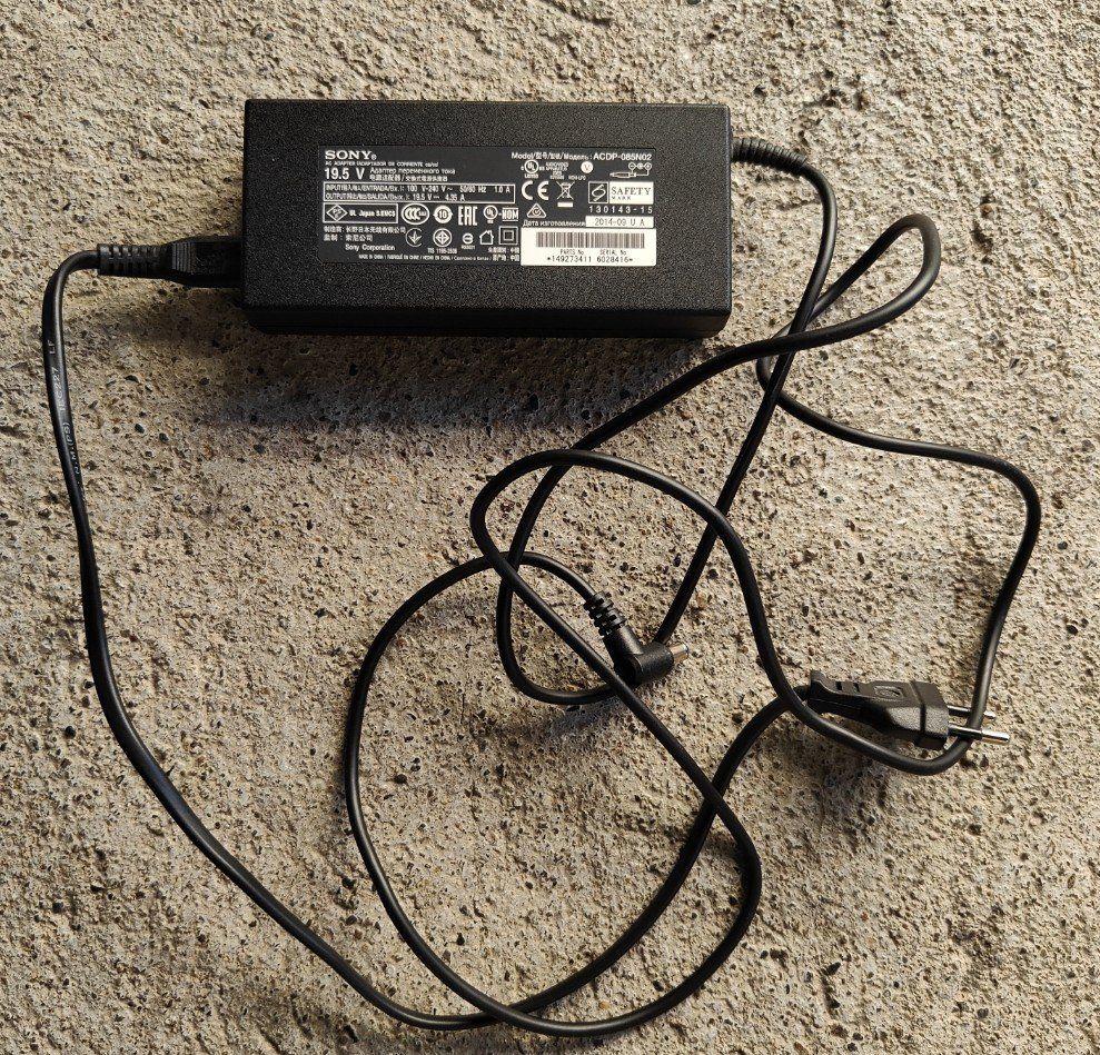 Sony Caricabatterie: Netzteil Sony 19,5V – Usato da Sigriswil venduto da Ricola1977 1