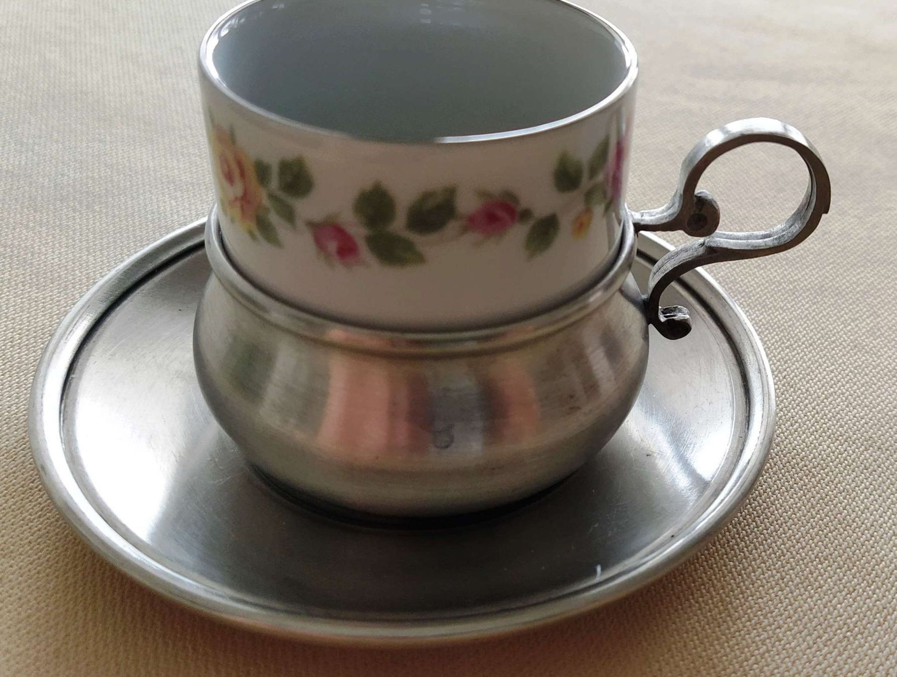 Set di piatti: Espressotassen mit Unterteller und Zuckerdose – Nuovo (secondo la descrizione) da Zürich venduto da 1980ale 9