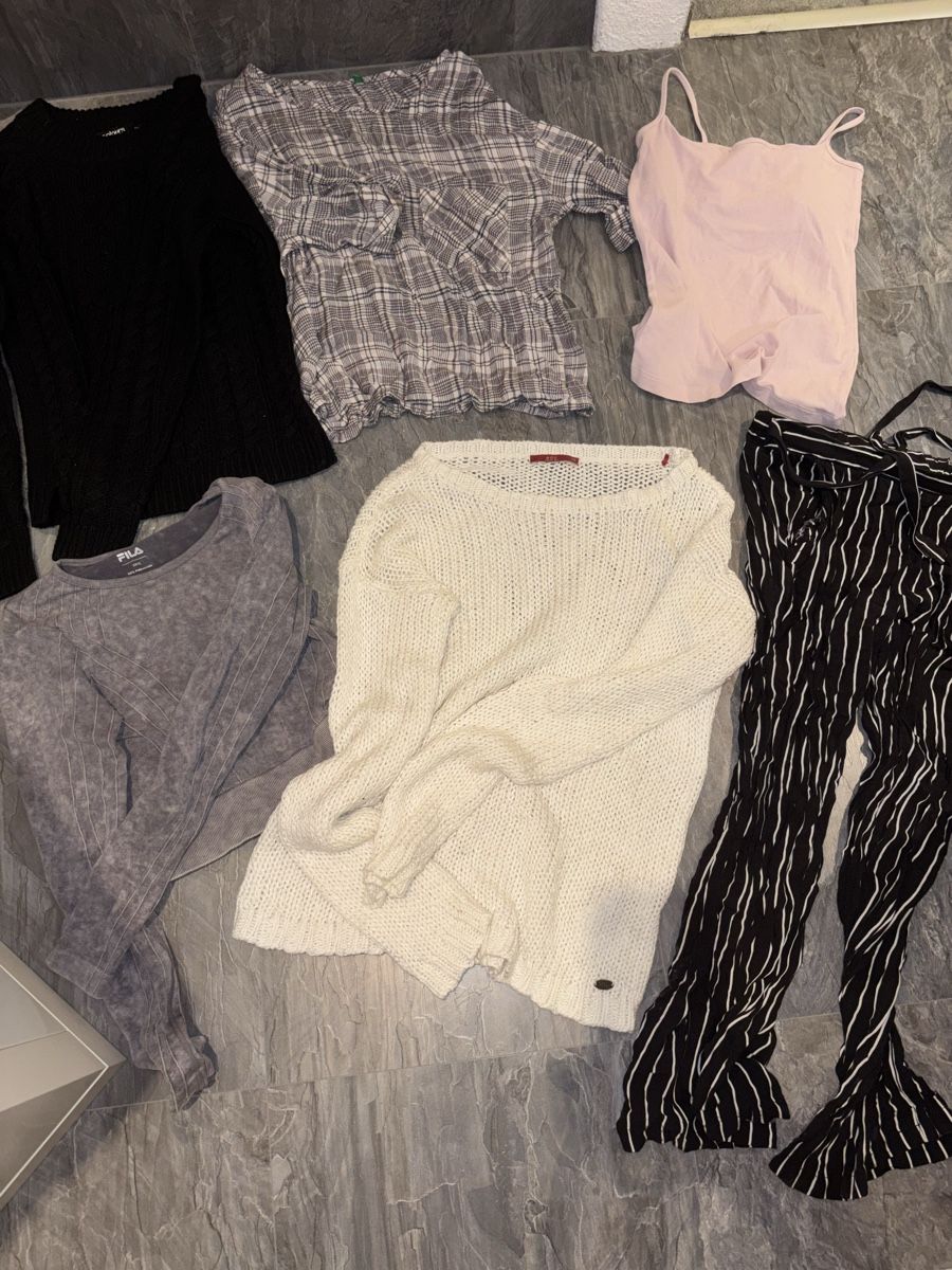 Kleiderpakete: Kleiderset Grösse xs – Gebraucht aus Fislisbach von secondhandF