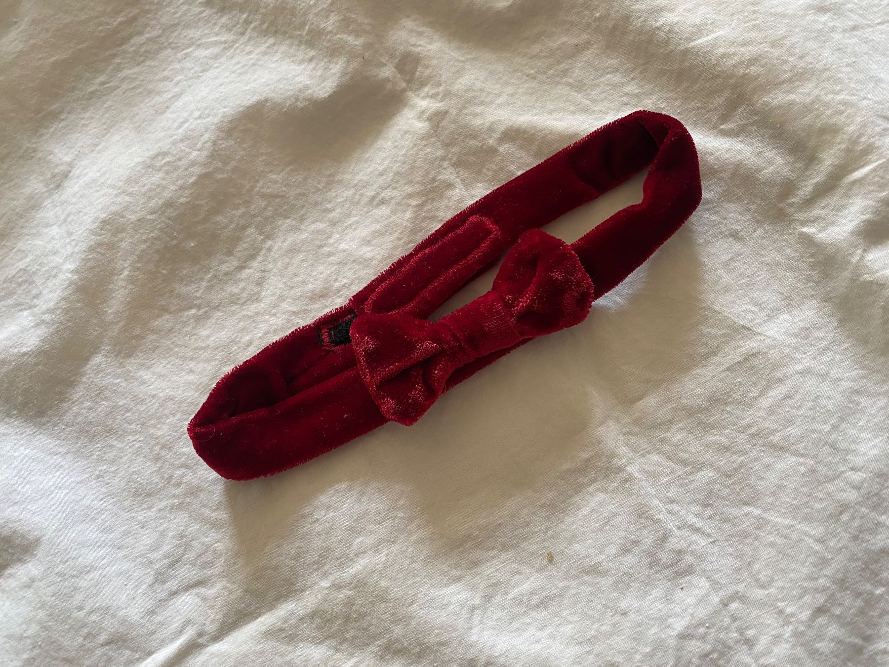 Altro abbigliamento per bambino: Weinrote - Kinder-Samt-Fliege Klettverschluss – Usato da Allenwinden venduto da Obalu