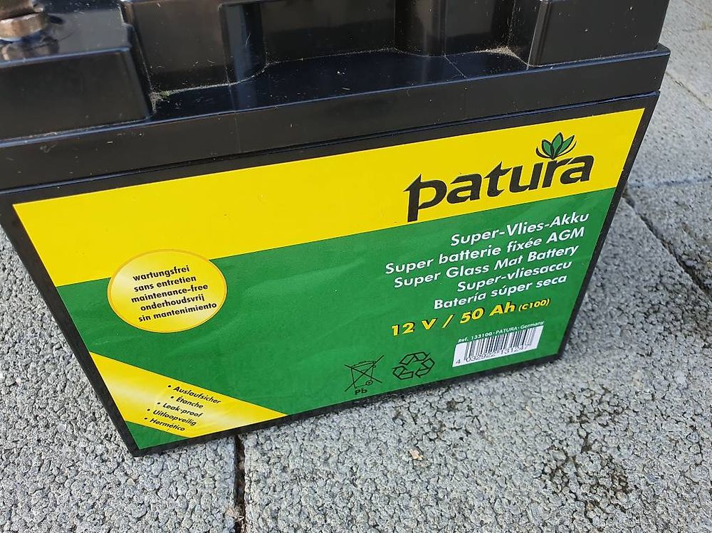 P 3800 Weidezaungerät, mit offener Tragebox