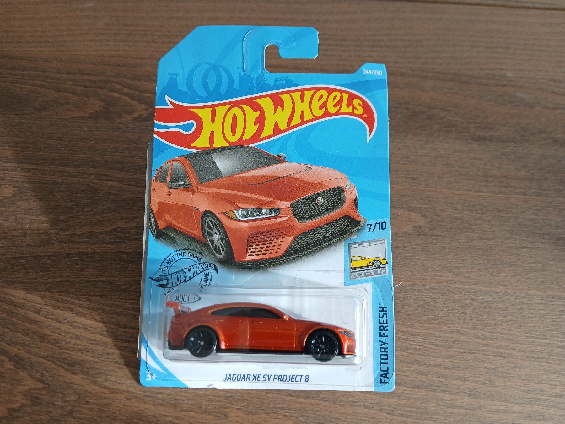 Hot Wheels Modellini d'auto: Jaguar XE SV Project 8 – Nuovo e nell'imballaggio originale da Wiedlisbach venduto da Pontiacman93
