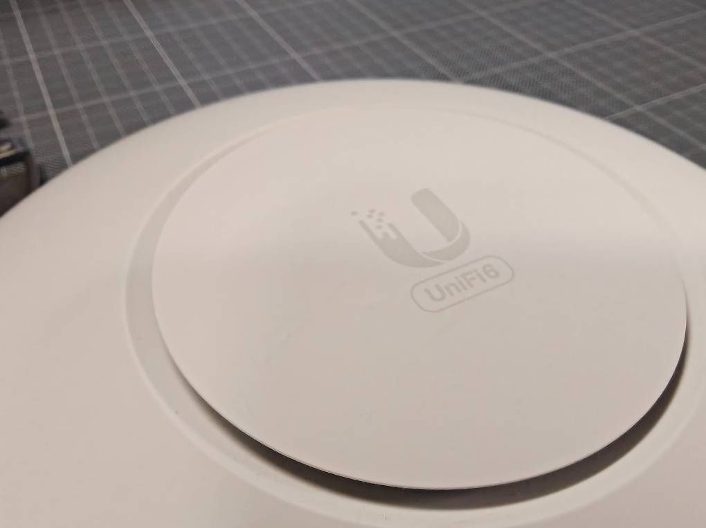 Wlan: Ubiquiti UniFi 6 Long-Range (LR) – Gebraucht aus Odogno von Aron.Stocker 1