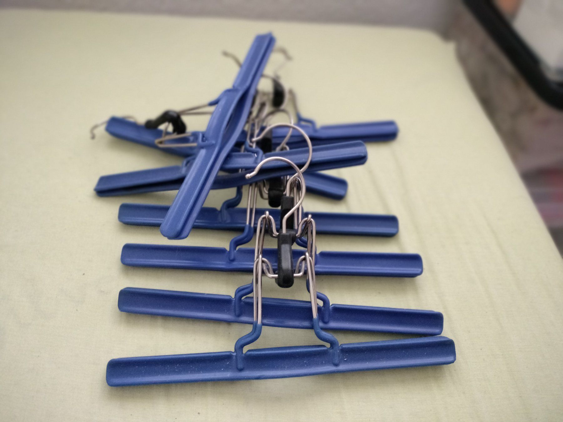 Appendiabiti: 8 Hose Kleiderbügel – Usato da Heimberg venduto da Rockenrol