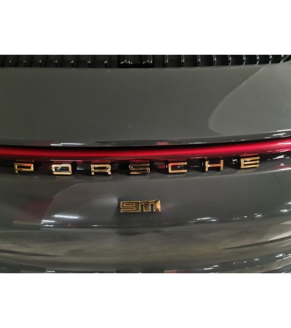 Porsche Insegne: Selten PORSCHE NEU Script in Heritage GOLD – Nuovo e nell'imballaggio originale da Egg b. Zürich venduto da SuperfastSpinone
