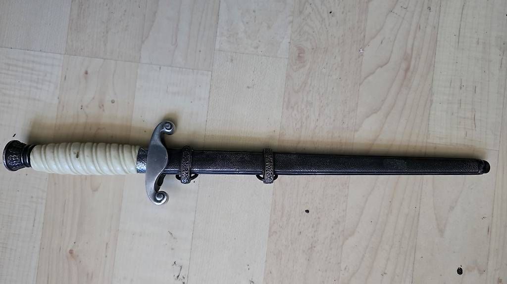 Stichwaffen: Deutscher Offiziersdolch 2 .WK – Gebraucht aus Ettingen von 1964erNachtzugfahrer