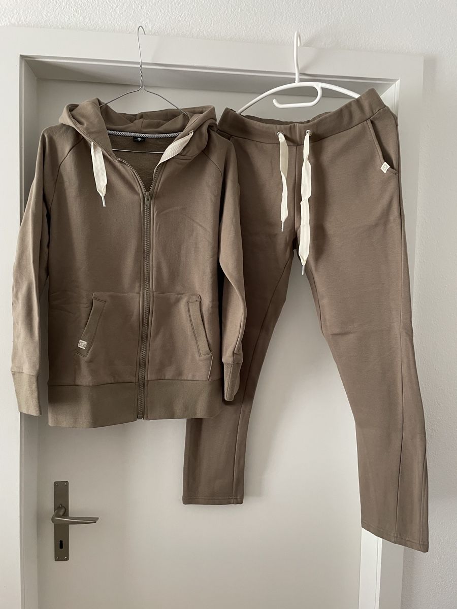 Completi & Tailleur: Trainingsanzug Damen – Usato da Ipsach venduto da takacseni