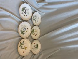 6 kleine Porzellan Untersetzer Blumen Goldrand Set