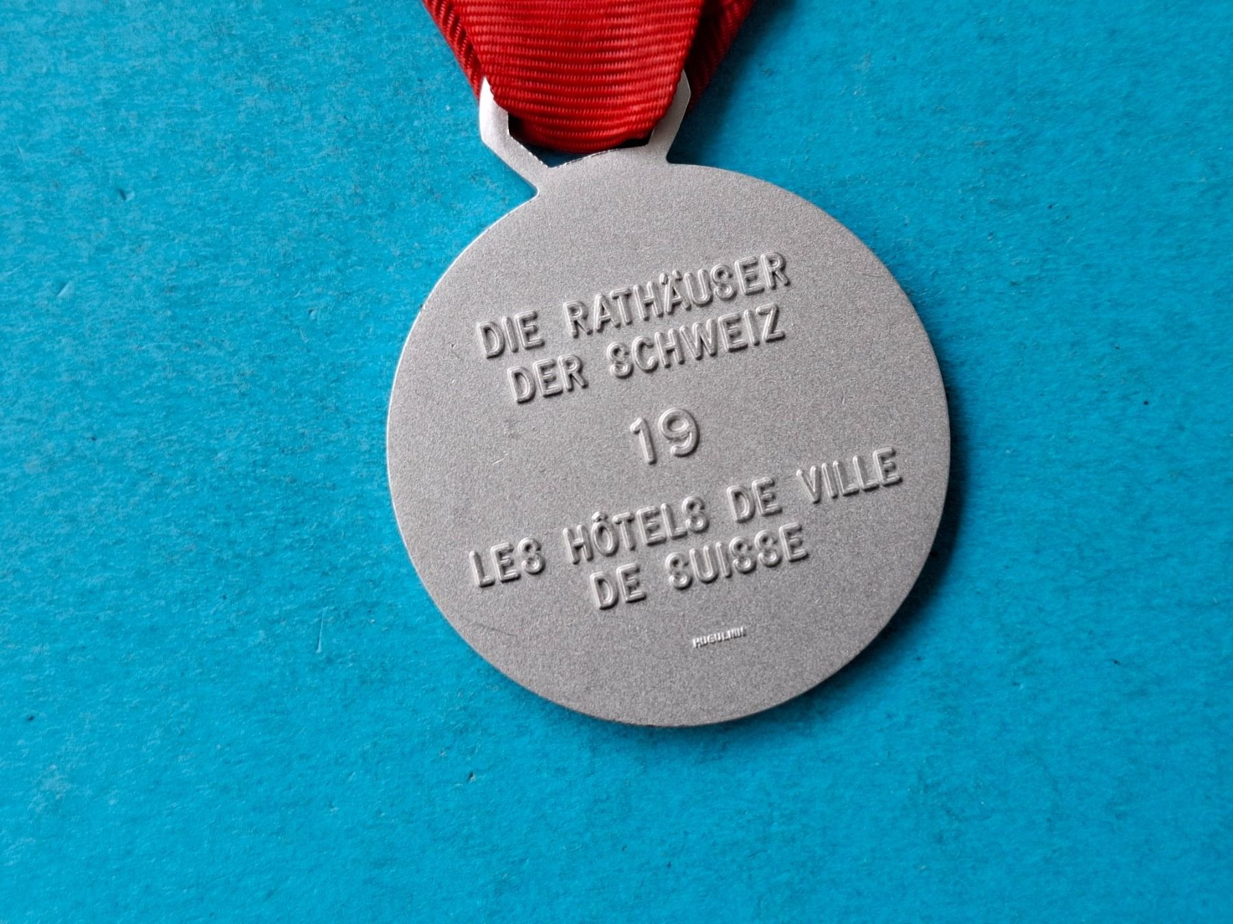Medaillen: Chur Rathaus 1987 (z244) – Gebraucht aus Schwanden GL von Suvorov 4