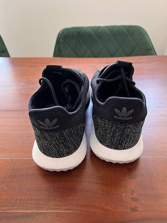Chaussures hommes: Adidas Sneaker – D'occasion à Wädenswil par Volvic13 3