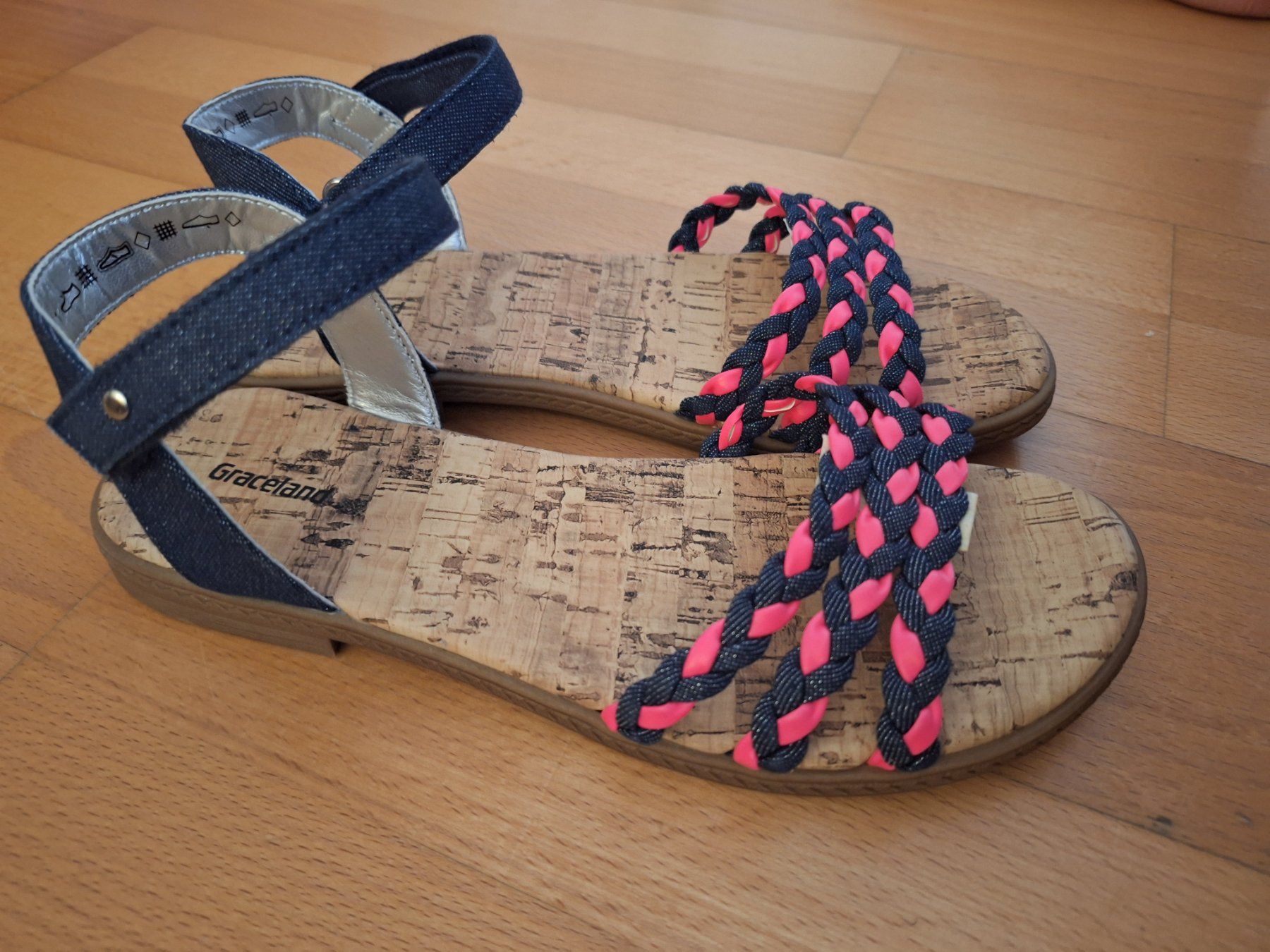 Schuhe für Mädchen: Sandale neu, gr. 35 – Neu und originalverpackt aus Richterswil von zsubaba86 1