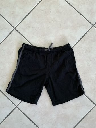 schwarze kurze Hose Größe 128