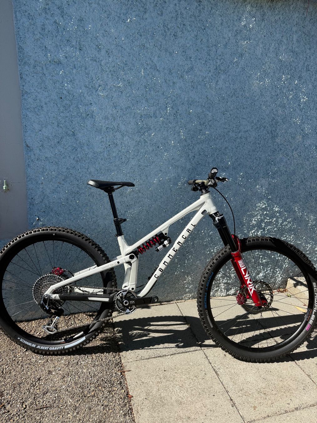 Commencal Velos: Commencal Meta v5 – Gebraucht aus Montalchez von lis_fq58