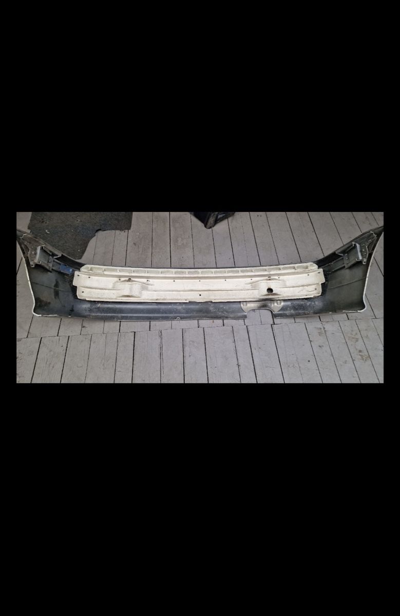 BMW Tutti pezzi di ricambio auto: BMW E36 Compact Stosstange hinten, – Usato da Buchs AG venduto da twinturbo2 2