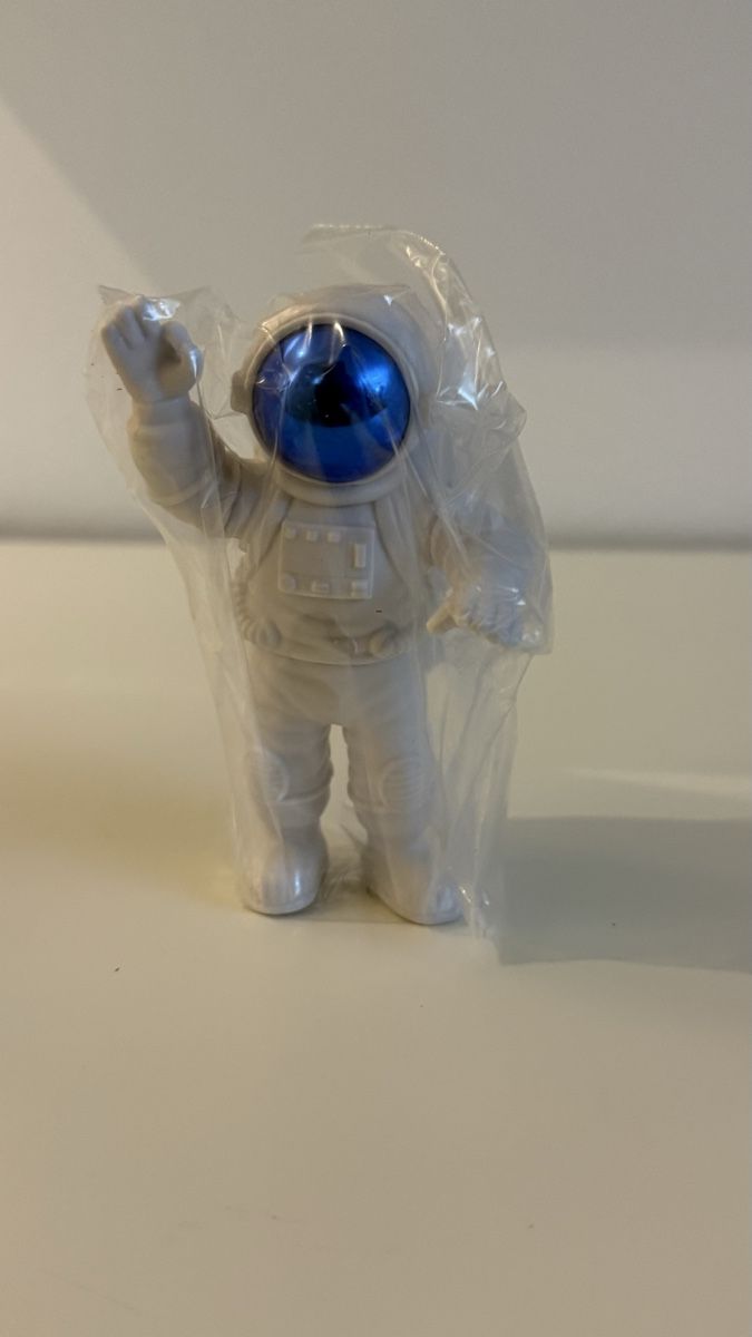Statuette: Astronaut Figur Neu, Blau,  10 cm – Nuovo (secondo la descrizione) da Basel venduto da Zomeg