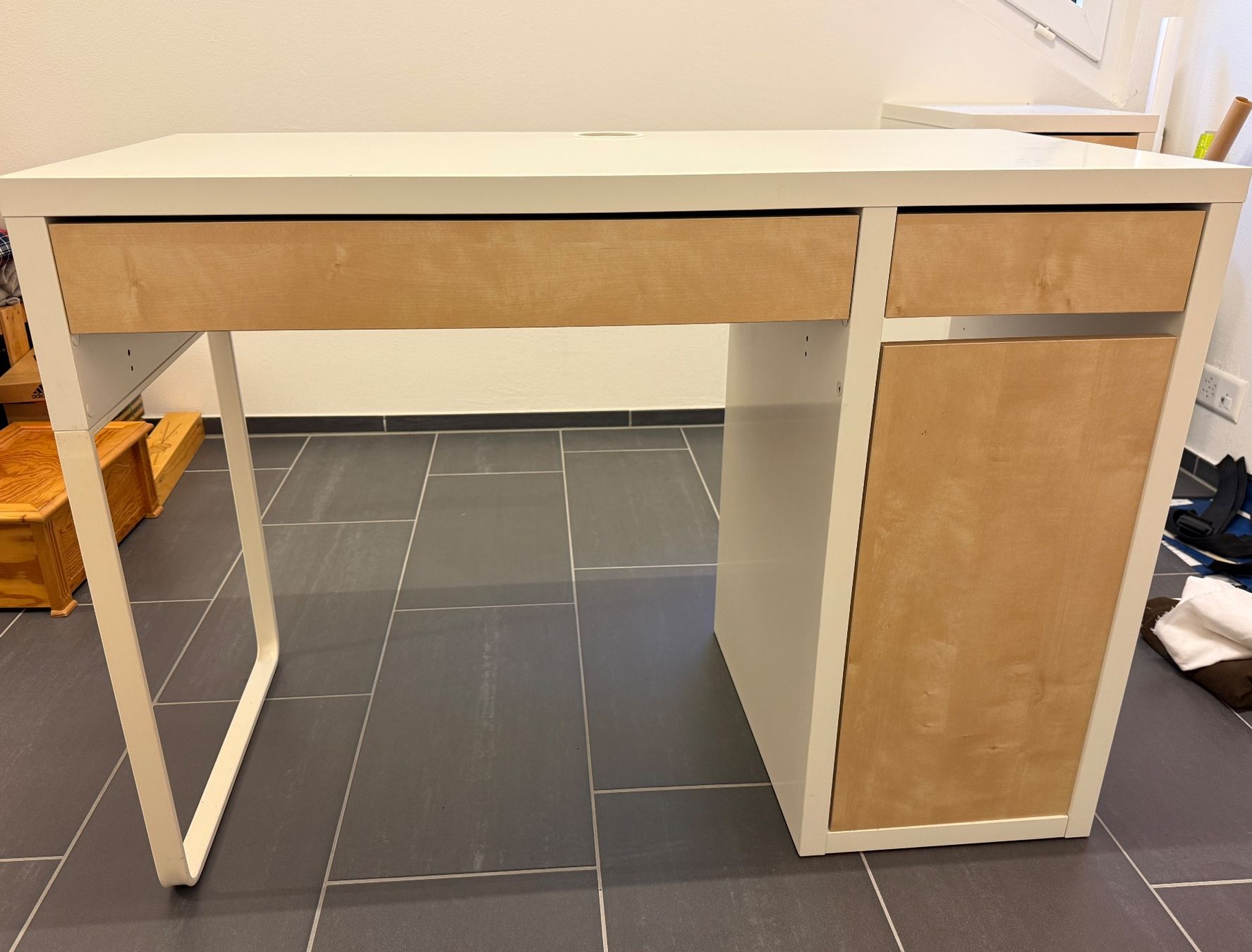 Ikea Scrivanie: Ikea Schreibtisch – Usato da Wiesendangen venduto da Fastwi