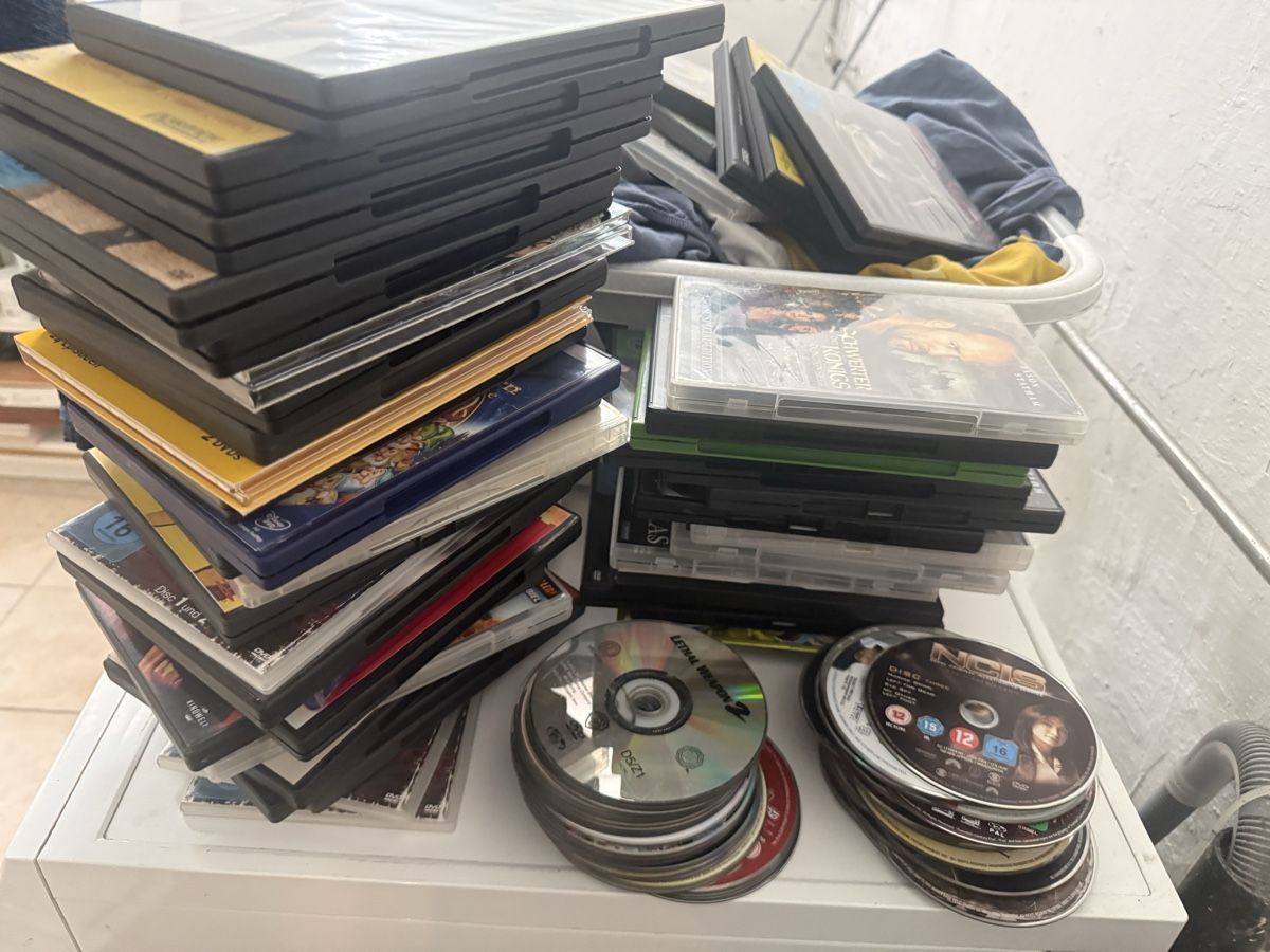 Tous les DVDs: DVD  – D'occasion à Basel par Indianboy 7