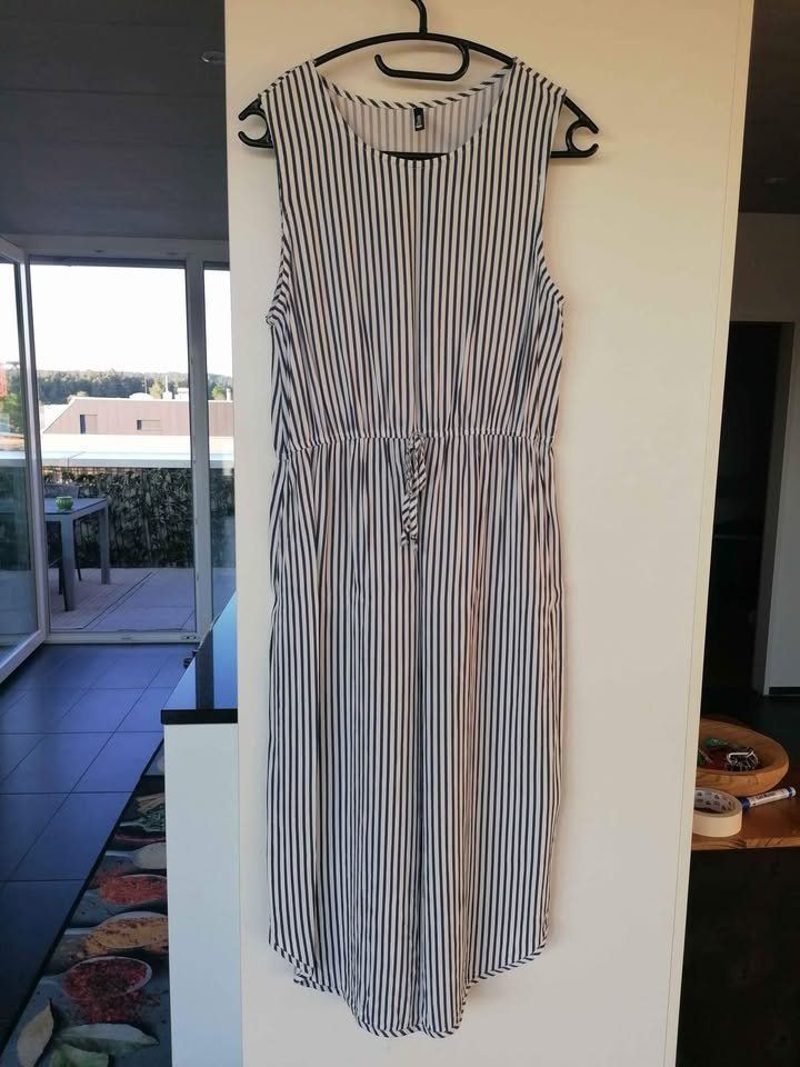 Kleider: Blau-weiss gestreiftes Kleid Gr. M – Gebraucht aus Nänikon von Manta87