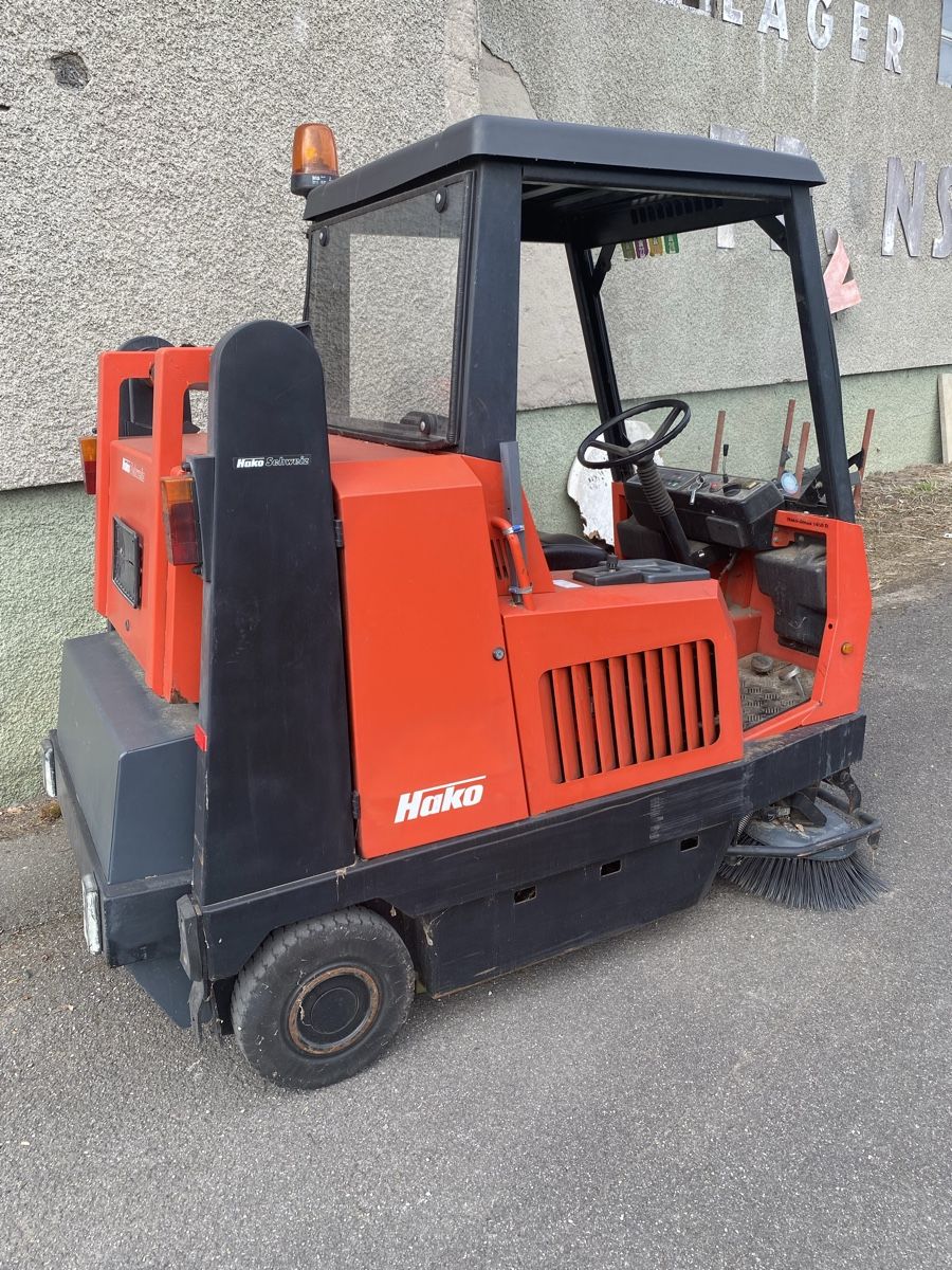 Hako Alle Maschinen: Hako Kehrmaschine  – Gebraucht aus Münchenbuchsee von iomtt 1
