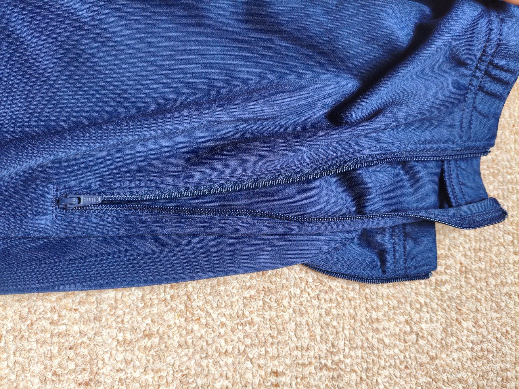Puma Pantaloni: PUMA Trainerhose Trainingshose L lang – Nuovo (secondo la descrizione) da Vogelsang AG venduto da miinlade 2
