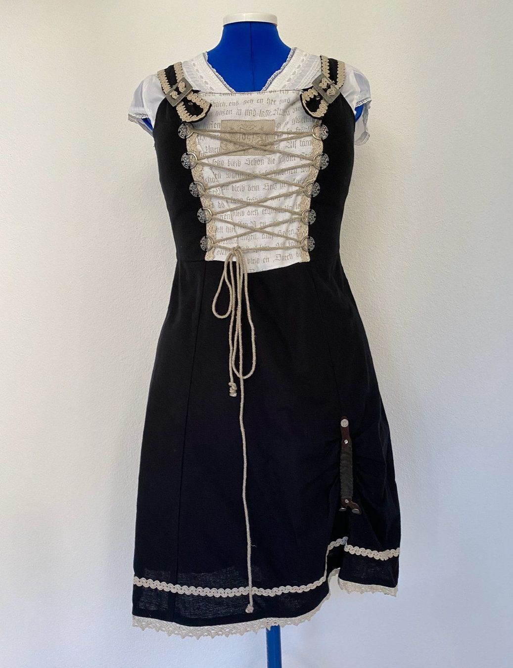 Vestiti: Dirndl Grösse 42 – Usato da Dagmersellen venduto da sheli17