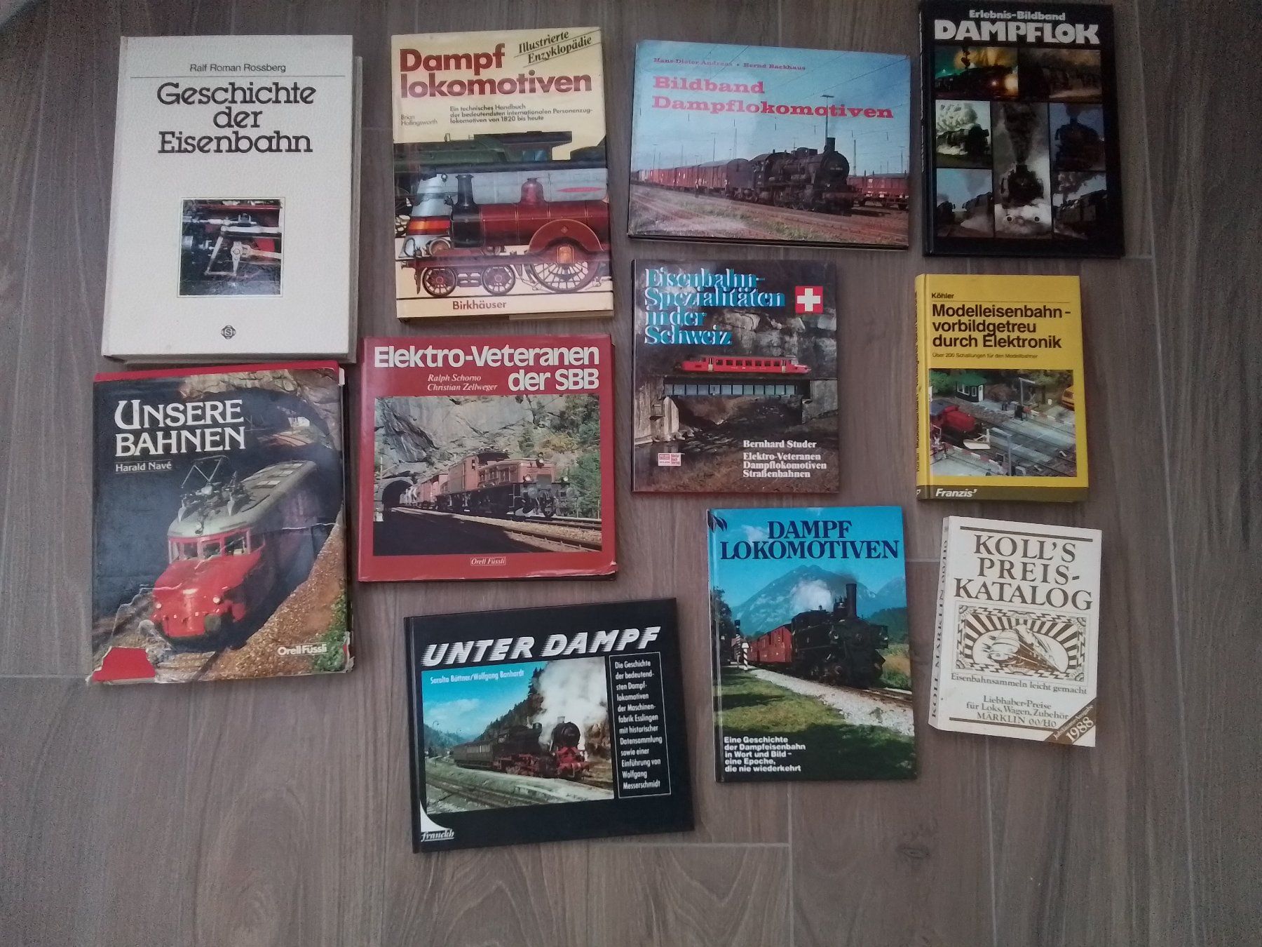 Modellini di ferrovie: Lot Eisenbahn Bücher – Usato da Reichenburg venduto da Pipo-67
