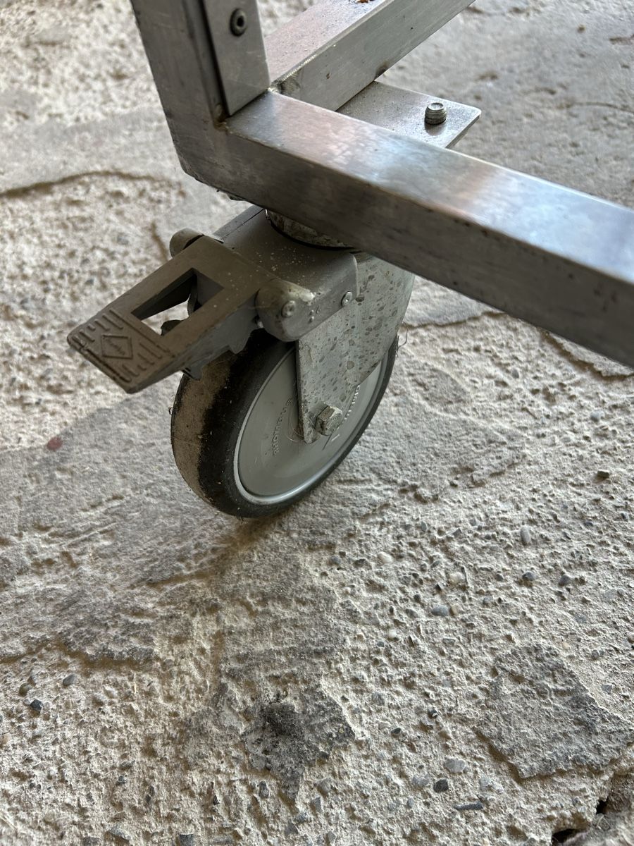 Scaffali: REGAL MIT ROLLEN BECKER GASTRO WERKSTATT – Usato da Bottmingen venduto da Surubi 4