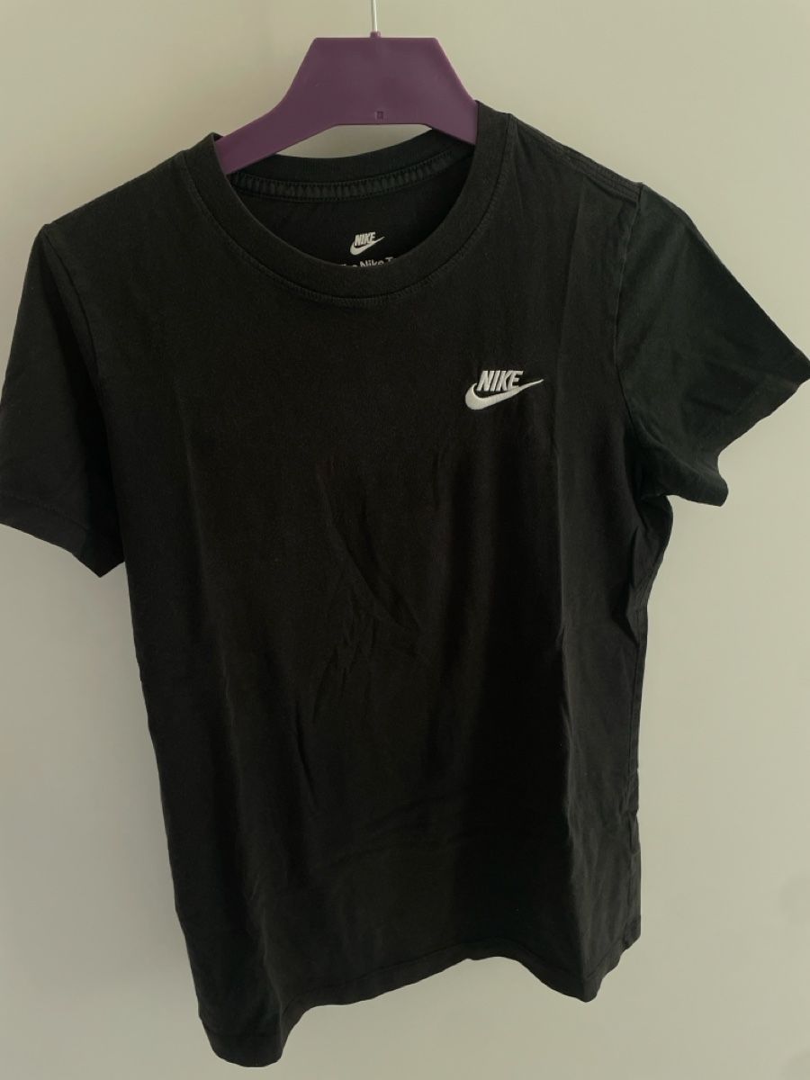 Nike T-shirt: T-shirt Nike noir  – Usato da Plan-les-Ouates venduto da lib_vw7b