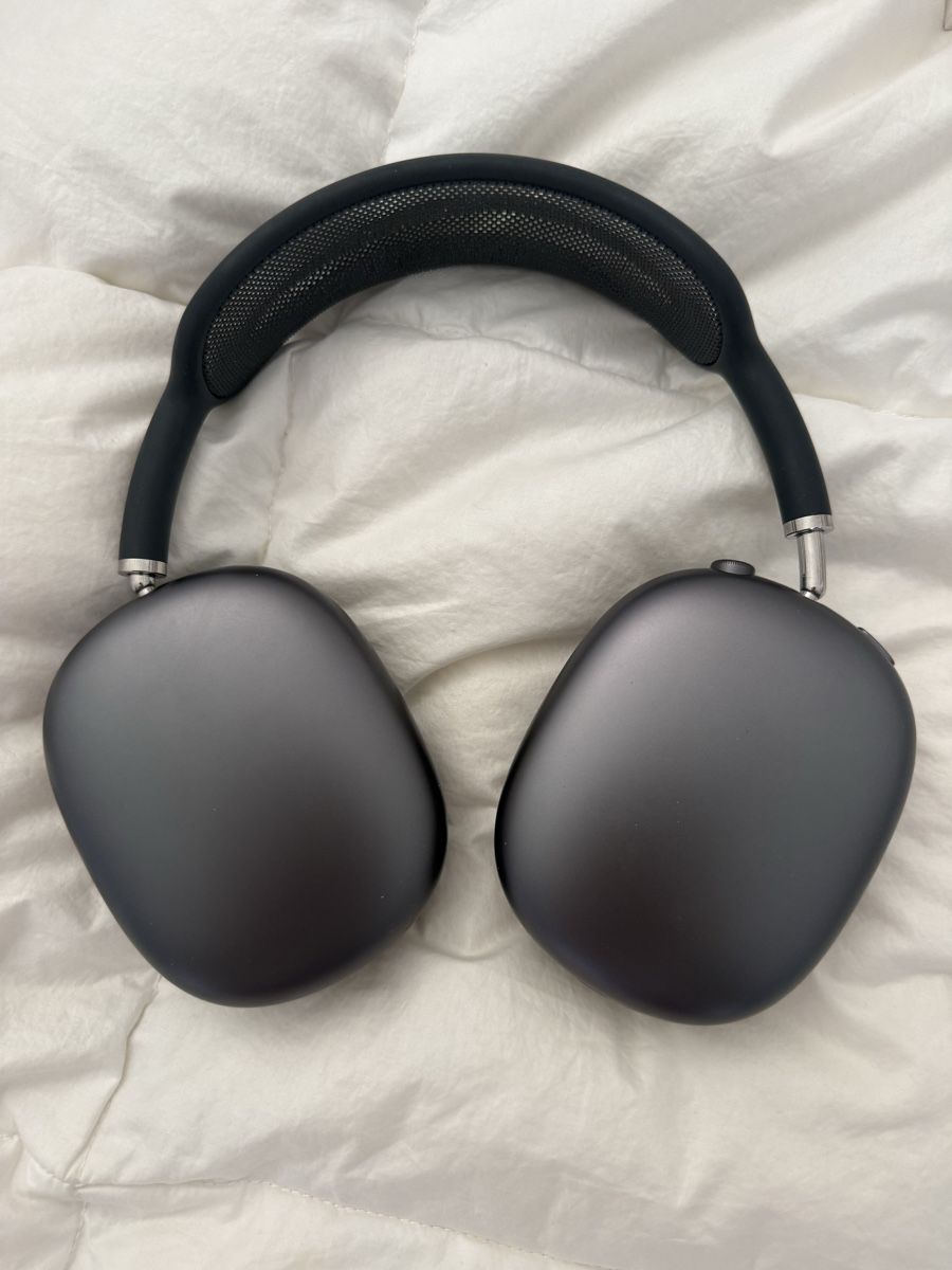 Apple Casques audio: AIRPODS MAX  – D'occasion à Cortaillod par mah_tg2m 1