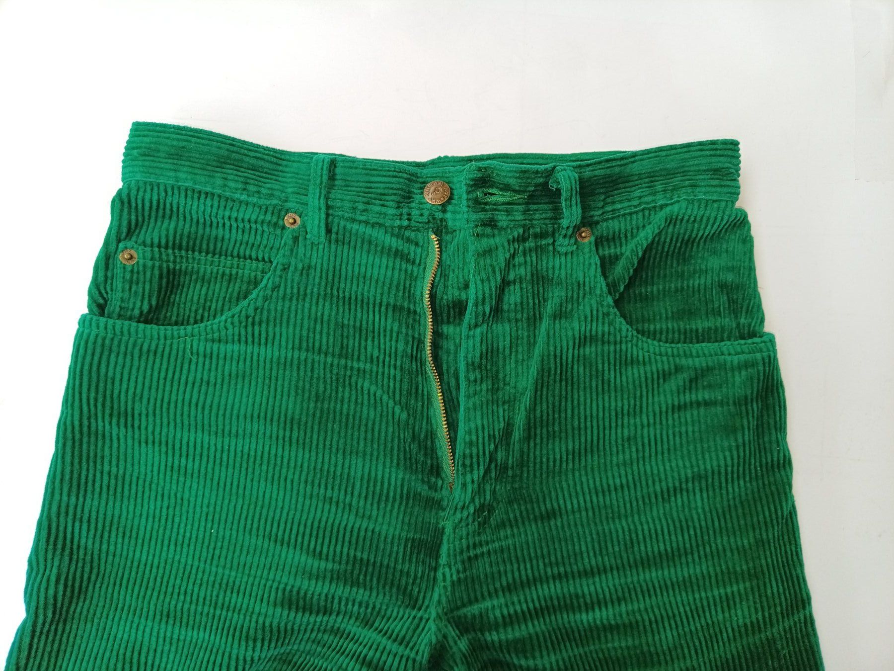 Hosen: Grüne Cordhose – Neu (gemäss Beschreibung) aus Wängi von Ladys_First 1