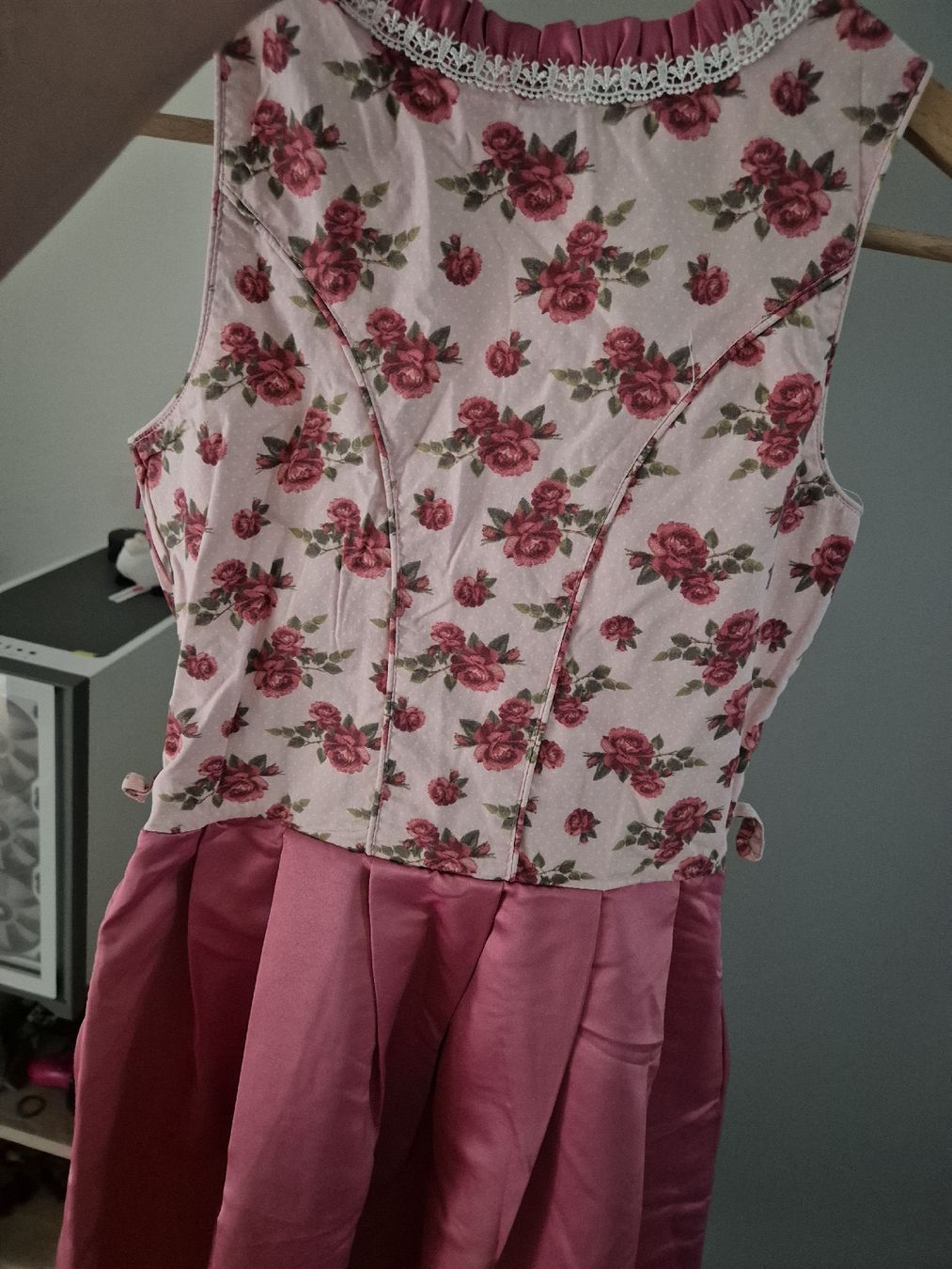 Vestiti: Dirndl Chicoree Rosenmuster Pink Spitze Grösse XS  – Nuovo (secondo la descrizione) da Zürich venduto da mit_jz2x 2