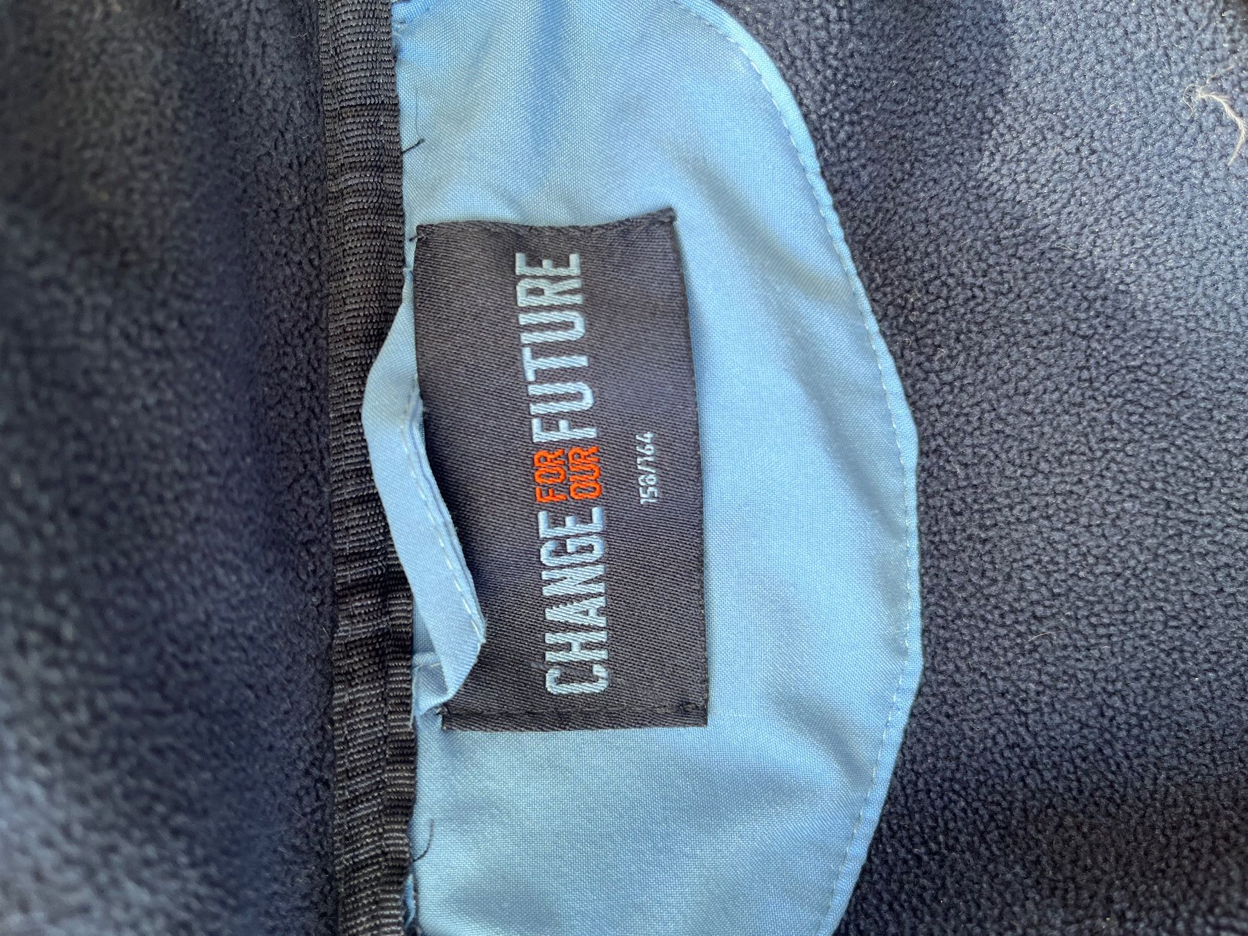 Giacche & Cappotti: Softshelljacke hellblau mit Kapuze, Grösse L – Usato da Meggen venduto da Sternenhi7 3