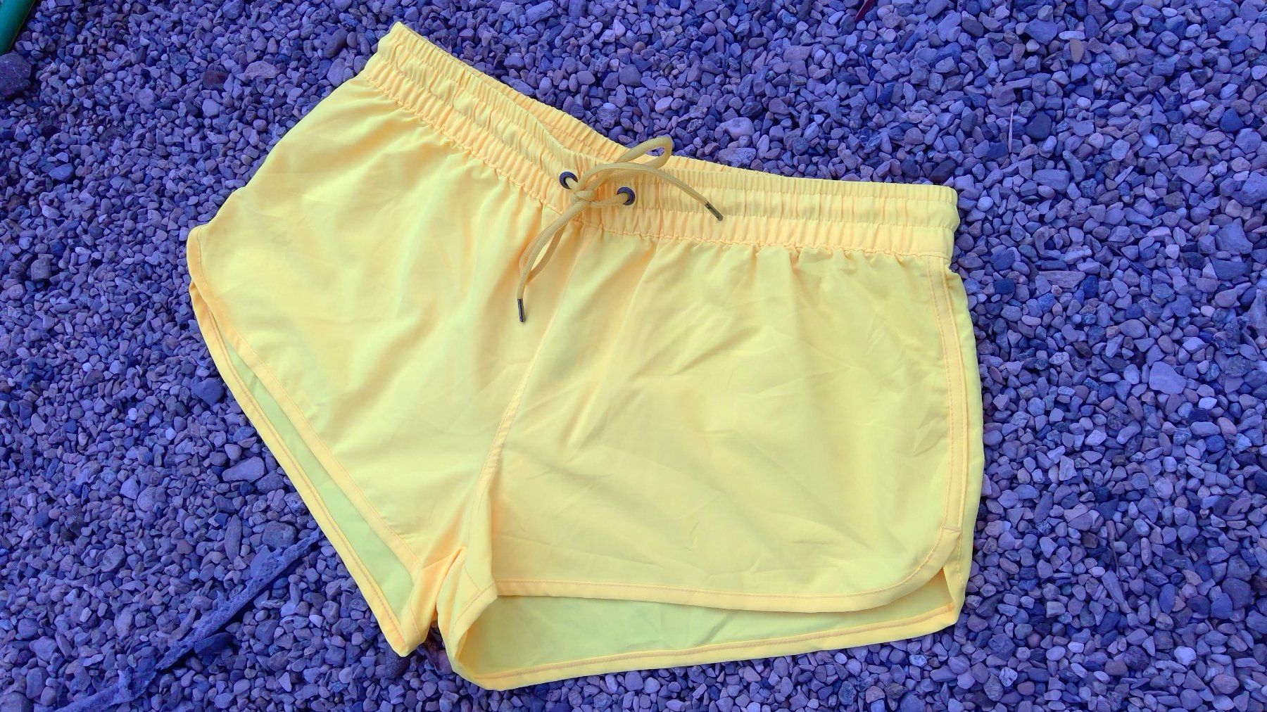 Hosen: Short jaune de bain CENSORED, taille 40, polyester 90% élast – Neu und originalverpackt aus Agiez von chouchanelle 1