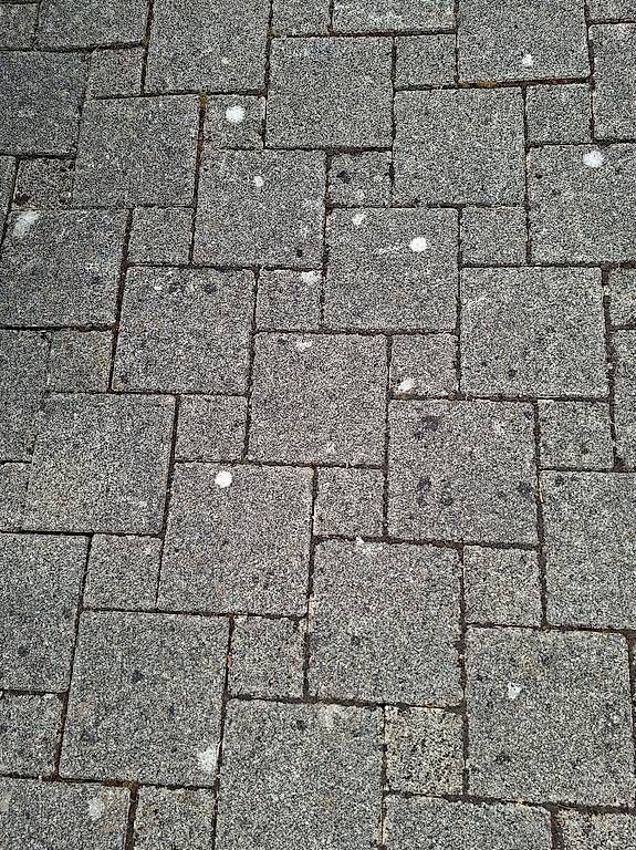 Rivestimenti per pavimenti: Pflastersteine – Usato da Lutzenberg venduto da Tigahamsta 1