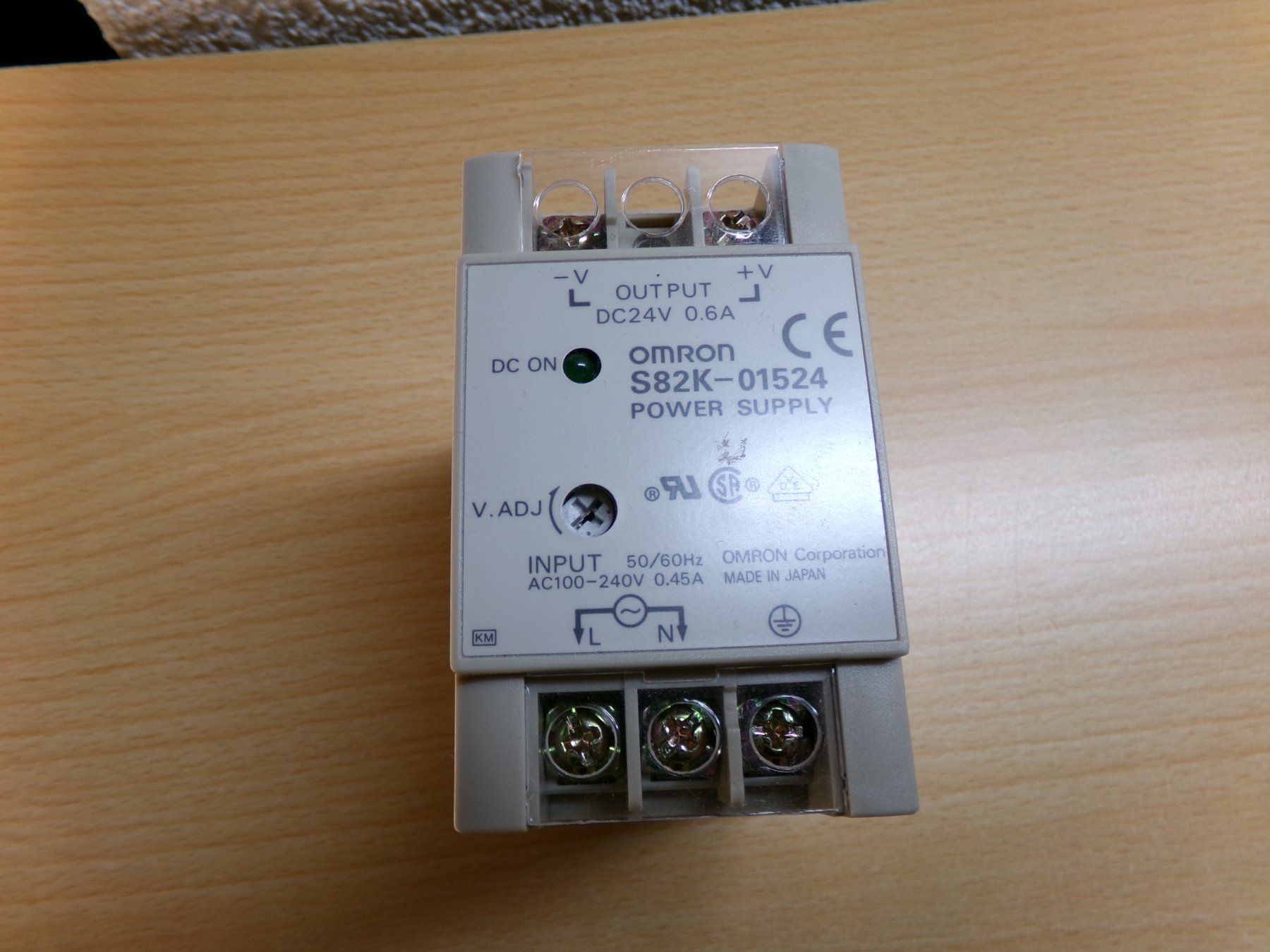 Omron Componenti elettronici: Netzteil 24VDC 0,6A Omron – Usato da Hombrechtikon venduto da Maloev17