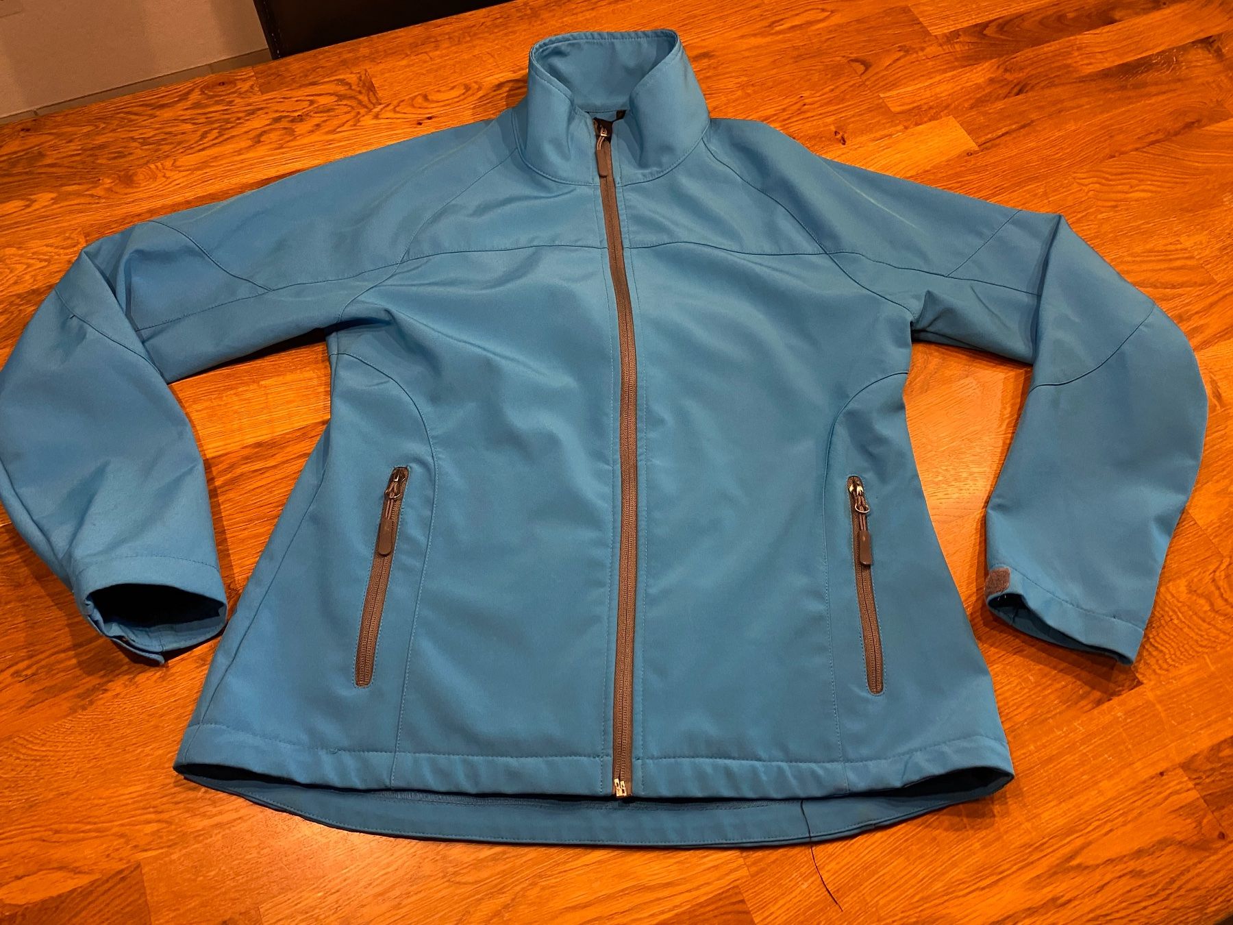 Giacche: DAMEN SOFTSHELLJACKE BLAU GR. XL – Usato da Sarmenstorf venduto da Froeschli81